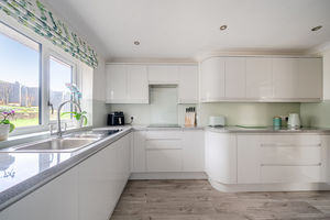 Kitchen- click for photo gallery